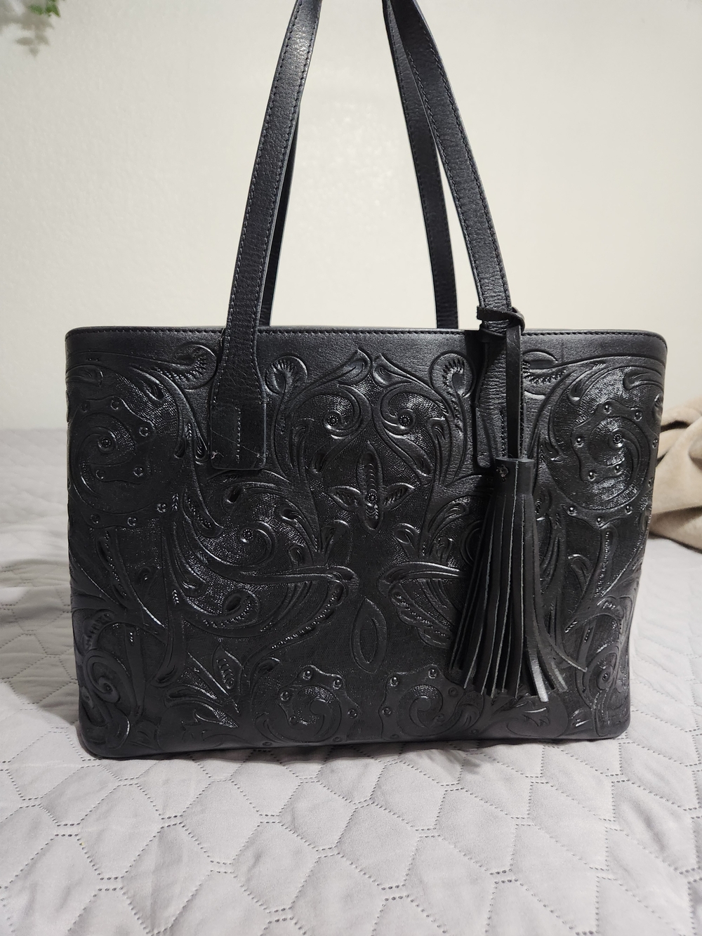 Authentic YANÉL Hand-Tooled Leather Luxury Tote Bag With Tassel Accent
